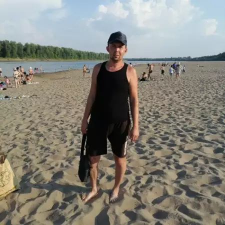 Айдар, 44Россия