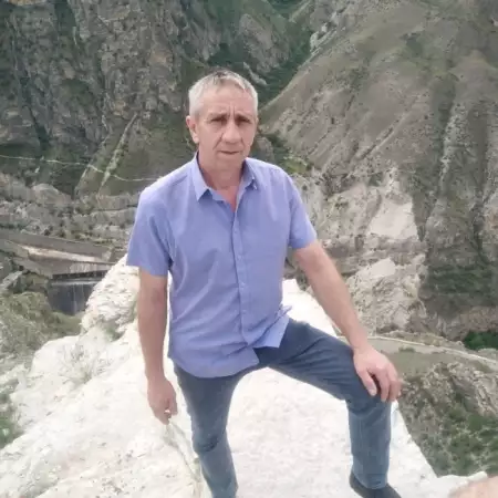 Али, 52Россия 