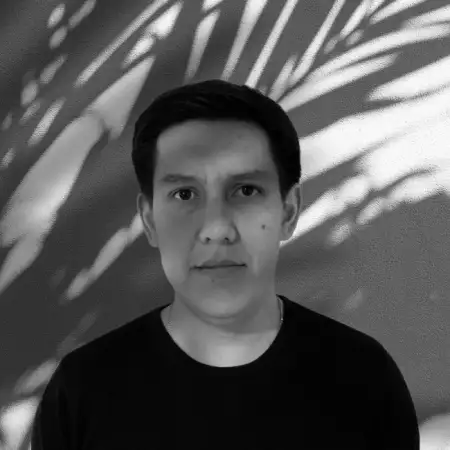 Аубекер, 36Россия