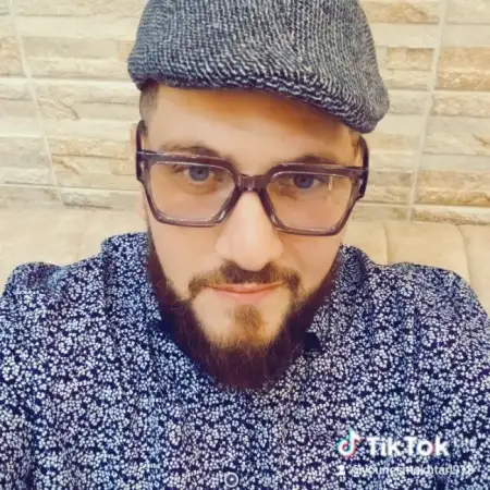 Younes, 34Алжир 