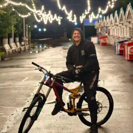 Дамир, 40Россия 